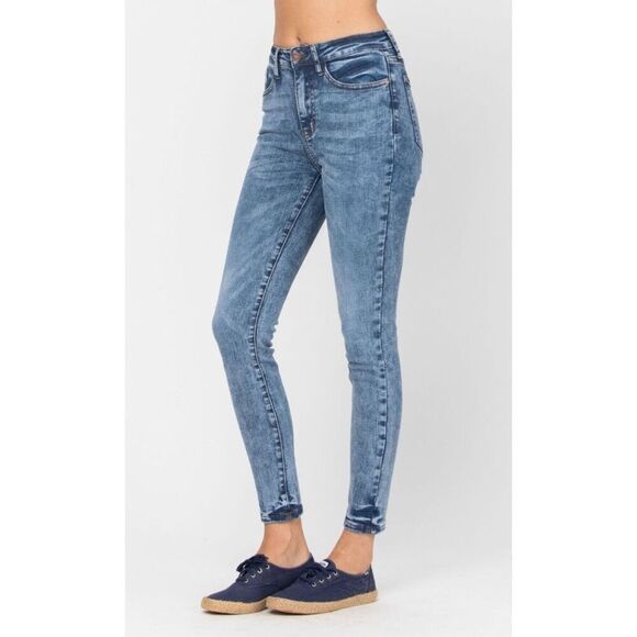 Judy Blue NWOT Distressed High Rise Relaxed Fit Denim Jeans - Women’s 29 - Picture 1 of 7